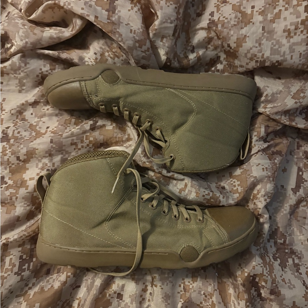 Altama maritime assault 
Coyote High-Top Sneakers with Lace-Up Design